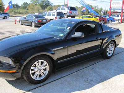 ford mustang 2007 black coupe gasoline 6 cylinders rear wheel drive automatic 77379
