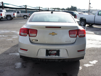 chevrolet malibu 2014 silver sedan ls gasoline 4 cylinders front wheel drive automatic 76051