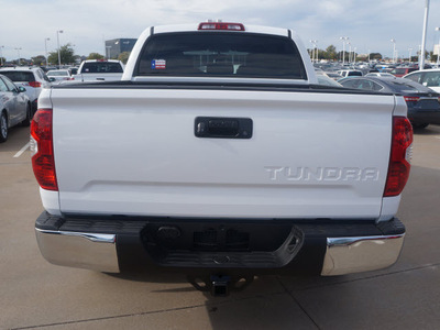 toyota tundra 2014 white sr5 gasoline 8 cylinders 2 wheel drive 6 speed automatic 76053