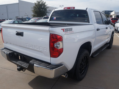 toyota tundra 2014 white sr5 gasoline 8 cylinders 2 wheel drive 6 speed automatic 76053