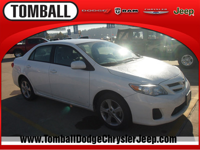 toyota corolla 2012 white sedan le gasoline 4 cylinders front wheel drive automatic 77375