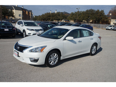 nissan altima 2014 white sedan 2 5 s gasoline 4 cylinders front wheel drive automatic 76116