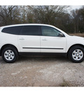 chevrolet traverse 2011 white ls 6 cylinders automatic 75606