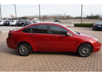 ford focus 2010 red sedan ses gasoline 4 cylinders front wheel drive manual 77546
