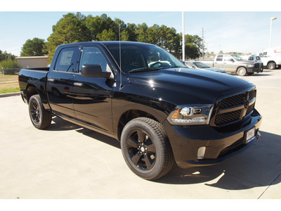 ram 1500 2014 black express 8 cylinders automatic 77375