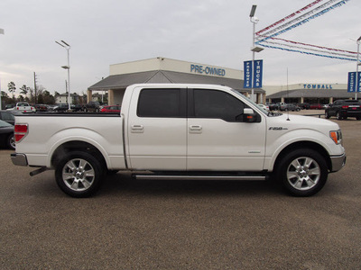 ford f 150 2011 white lariat gasoline 6 cylinders 2 wheel drive 6 speed automatic 77375