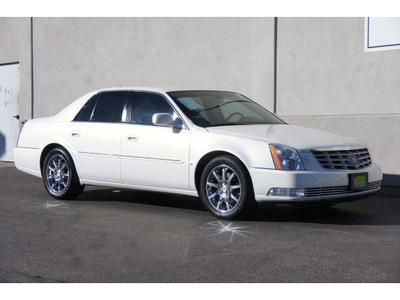 cadillac dts 2007 white sedan performance gasoline 8 cylinders front wheel drive automatic 79407