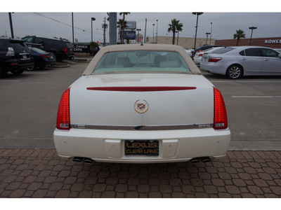 cadillac dts 2008 white sedan 8 cylinders automatic 77546
