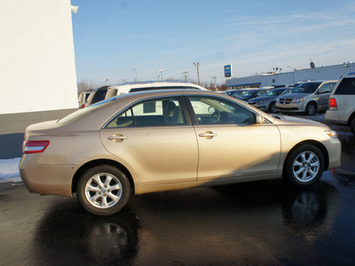 toyota camry 2011 gold sedan gasoline 4 cylinders front wheel drive automatic 19153