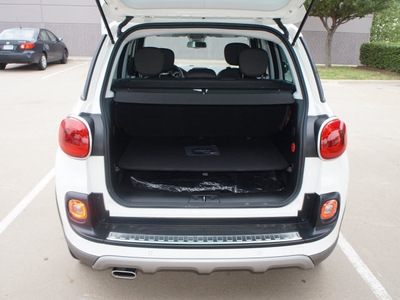 fiat 500l 2014 white hatchback trekking gasoline 4 cylinders front wheel drive automatic 76108