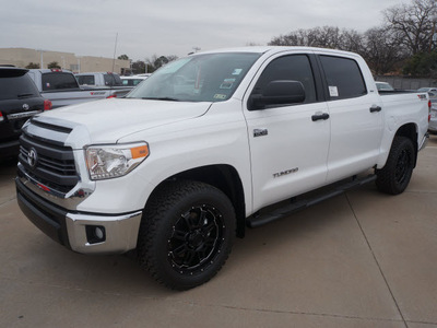 toyota tundra 2014 white sr5 gasoline 8 cylinders 2 wheel drive automatic 76053