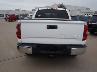 toyota tundra 2014 white sr5 gasoline 8 cylinders 2 wheel drive automatic 76053