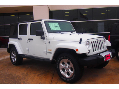 jeep wrangler unlimited 2014 white suv sahara gasoline 6 cylinders 4 wheel drive automatic 77375