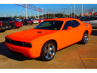 dodge challenger 2014 orange coupe r t gasoline 8 cylinders rear wheel drive automatic 77375