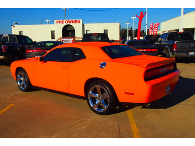 dodge challenger 2014 orange coupe r t gasoline 8 cylinders rear wheel drive automatic 77375