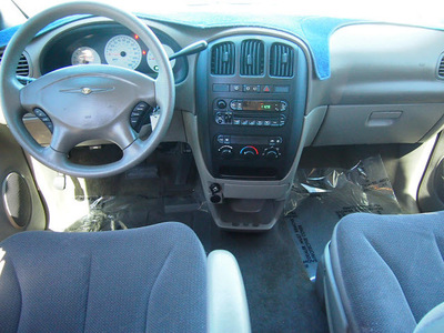 chrysler voyager 2002 blue van 6 cylinders automatic 81212