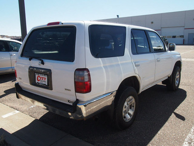 toyota 4runner 1997 white suv sr5 6 cylinders automatic 81212