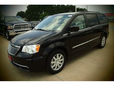 chrysler town country 2014 brown van touring flex fuel 6 cylinders front wheel drive automatic 77375