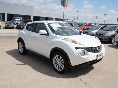 nissan juke 2014 white sl gasoline 4 cylinders front wheel drive automatic 76116