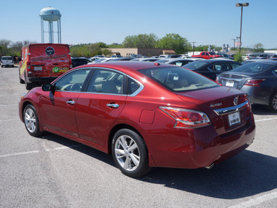 nissan altima 2014 red sedan 2 5 sv gasoline 4 cylinders front wheel drive automatic 76116