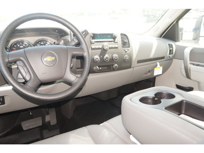 chevrolet silverado 3500hd 2014 white work truck diesel 8 cylinders 2 wheel drive automatic 76051