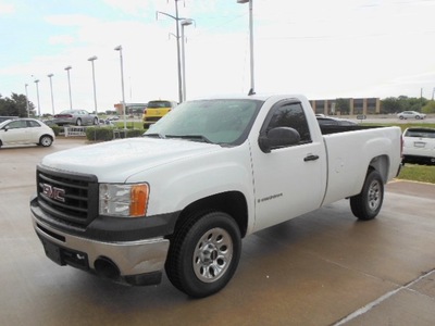 gmc sierra 1500 2009 white 2wd reg cab 133 0 gasoline 6 cylinders 2 wheel drive automatic 76108