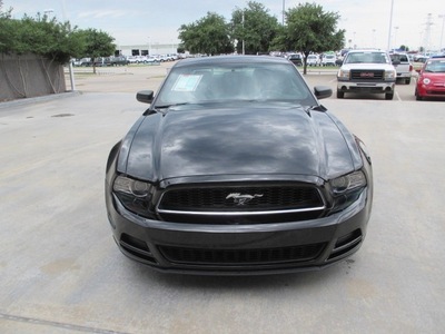 ford mustang 2013 coupe 2dr cpe v6 premium gasoline 6 cylinders rear wheel drive automatic 76108