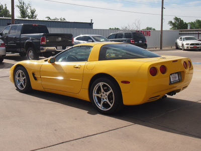 chevrolet corvette 2001 yellow coupe gasoline 8 cylinders rear wheel drive automatic 79110