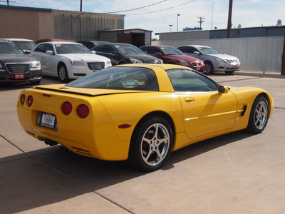 chevrolet corvette 2001 yellow coupe gasoline 8 cylinders rear wheel drive automatic 79110