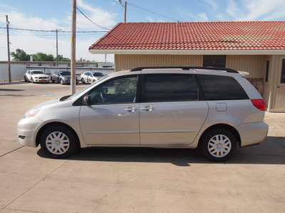 toyota sienna 2009 gray van ce 8 passenger gasoline 6 cylinders front wheel drive automatic 79110