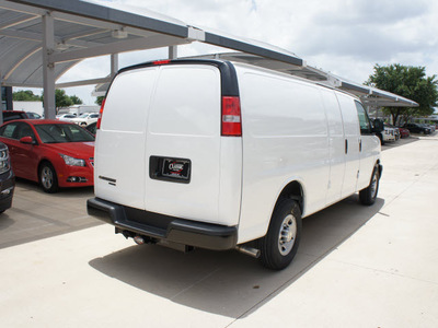 chevrolet express cargo 2014 white van 2500 8 cylinders automatic 76051