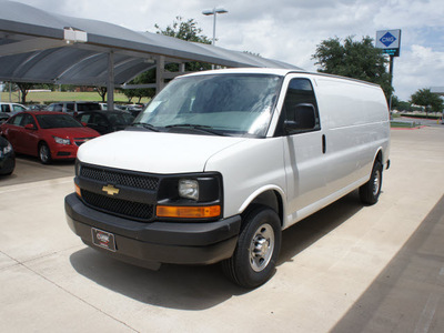 chevrolet express cargo 2014 white van 2500 8 cylinders automatic 76051