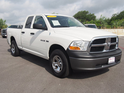 dodge ram 1500 2009 white slt 8 cylinders automatic 76520