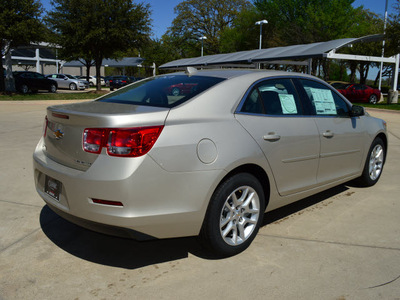 chevrolet malibu 2014 beige sedan lt gasoline 4 cylinders front wheel drive automatic 76051