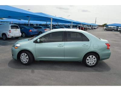 toyota yaris 2009 silver sedan gasoline 4 cylinders front wheel drive automatic 76234