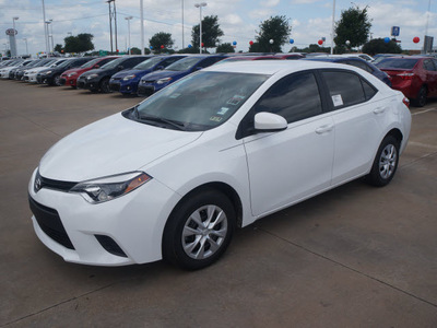 toyota corolla 2014 white sedan l gasoline 4 cylinders front wheel drive cvt 76053