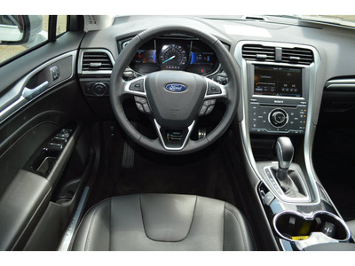 ford fusion 2014 ingot silv sedan titanium gasoline 4 cylinders front wheel drive automatic 75235