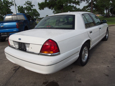 ford crown victoria 1999 white sedan lx gasoline v8 rear wheel drive automatic with overdrive 77539