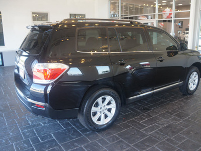 toyota highlander 2012 black suv se gasoline 6 cylinders front wheel drive automatic 76053