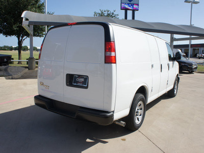 chevrolet express cargo 2014 white van 1500 gasoline 6 cylinders rear wheel drive automatic 76051