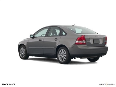 volvo s40 2005 sedan 2 4i gasoline 5 cylinders front wheel drive not specified 76450