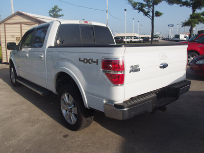 ford f 150 2011 white lariat gasoline 6 cylinders 4 wheel drive automatic 77539