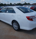toyota camry 2014 white sedan le gasoline 4 cylinders front wheel drive 6 speed automatic 76053