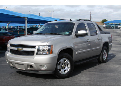 chevrolet avalanche 2007 silver suv lt 1500 8 cylinders automatic 76234