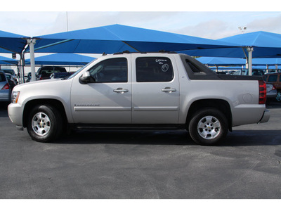 chevrolet avalanche 2007 silver suv lt 1500 8 cylinders automatic 76234
