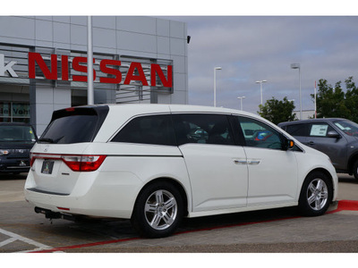 honda odyssey 2012 white van touring 6 cylinders automatic 79119