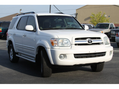 toyota sequoia 2005 white suv sr5 8 cylinders automatic 76234