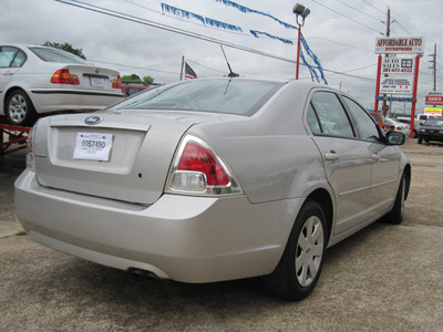 ford fusion 2008 lt  gray sedan s gasoline 4 cylinders front wheel drive other 77379