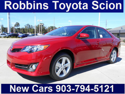 toyota camry 2014 red sedan se gasoline 4 cylinders front wheel drive 6 speed automatic 75569