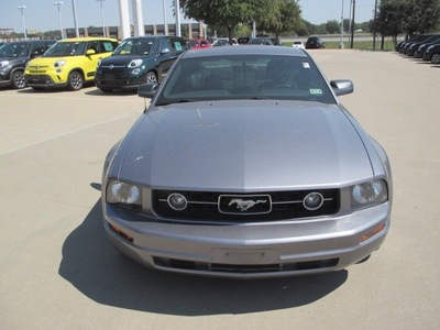 ford mustang 2006 gray coupe v6 standard gasoline 6 cylinders rear wheel drive automatic 76108